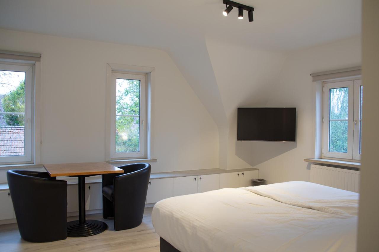 Hotel Swaenenburg Oostrozebeke Esterno foto